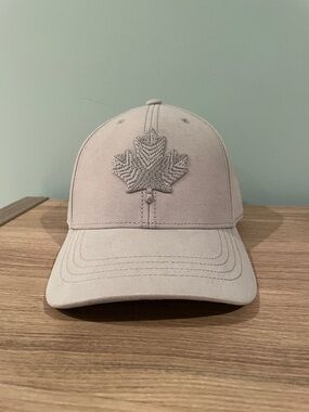 Unisex Roots Canada Modern Leaf Baseball Cap